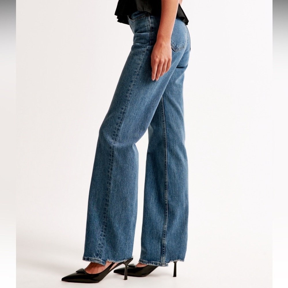 Abercrombie The 90s Relaxed High Rise Jean - Picture 2 of 7